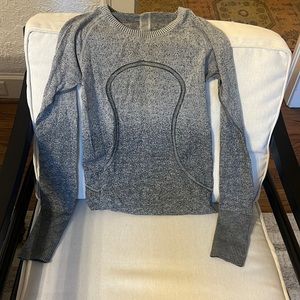 Lululemon long sleeve top